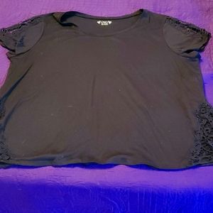 Black shirt, 26/28 W